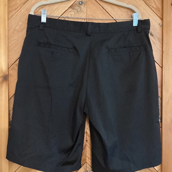 Men’s Nike Golf Dri-Fit Shorts 36” Waist - Picture 2 of 4